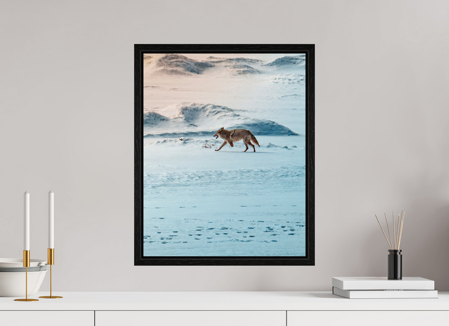 40 x 50 cm, Floater Frame Coyote on the frozen river